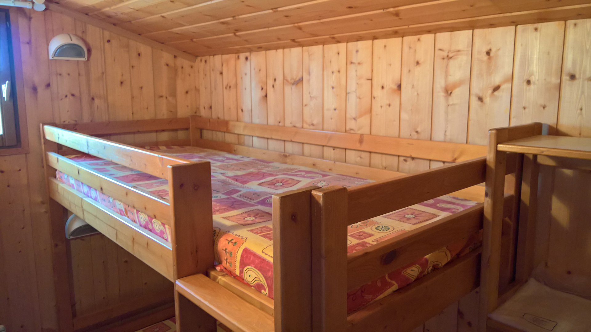 Chambre avec lits superposés